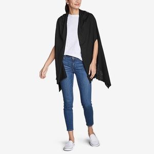 Eddie Bauer multi-functional wrap/scarf in the style “Daisy travel wrap”